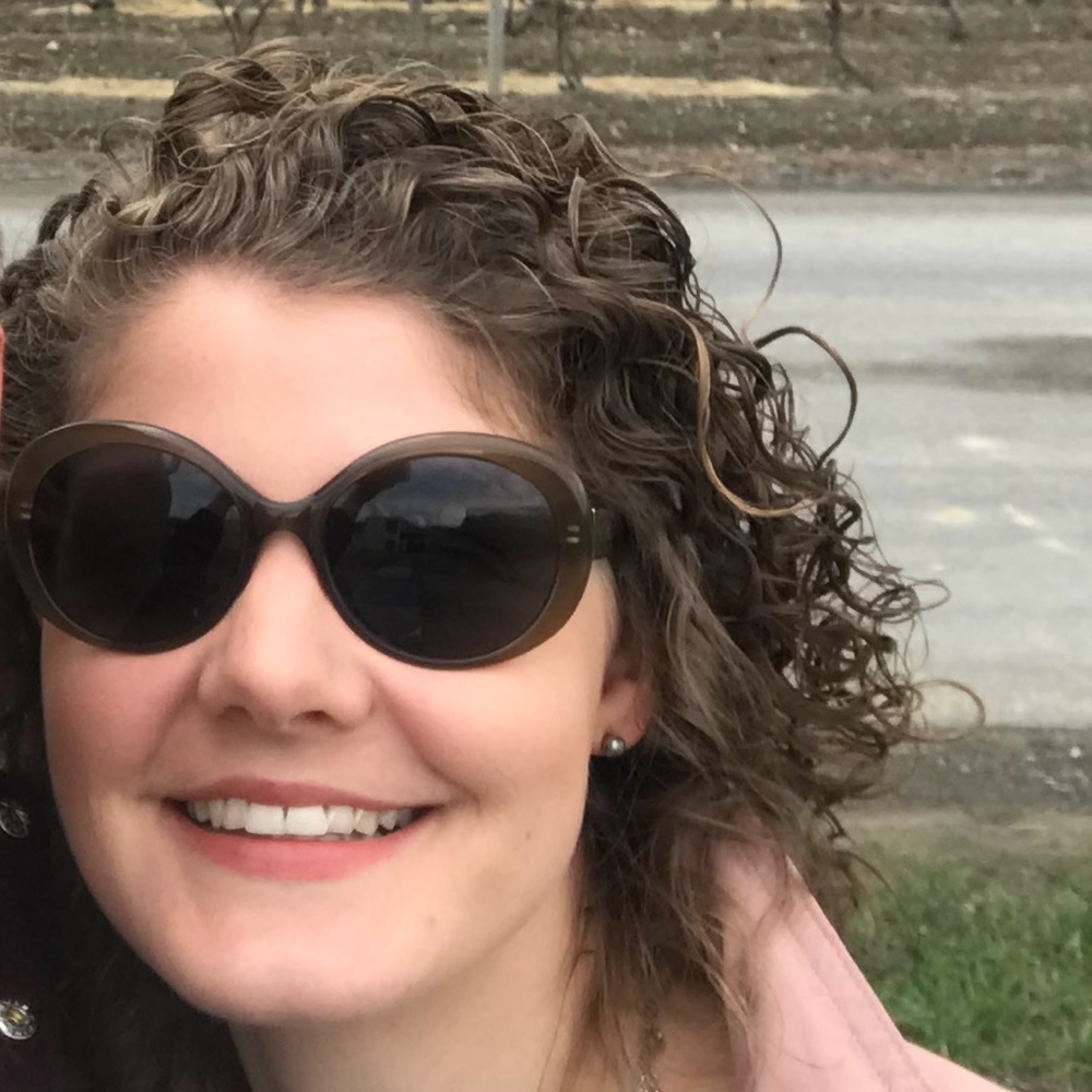 Meet your Posher, Elizabeth